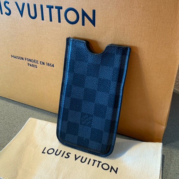 Louis Vuitton Handbags - Authentic louis vuitton Iphone 6 7 8 case card Louis Vuitton Handbags - Authentic louis vuitton Iphone 6 7 8 case card